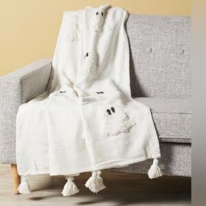 Rachel Zoe 50x60 Tufted Ghost Throw NWT